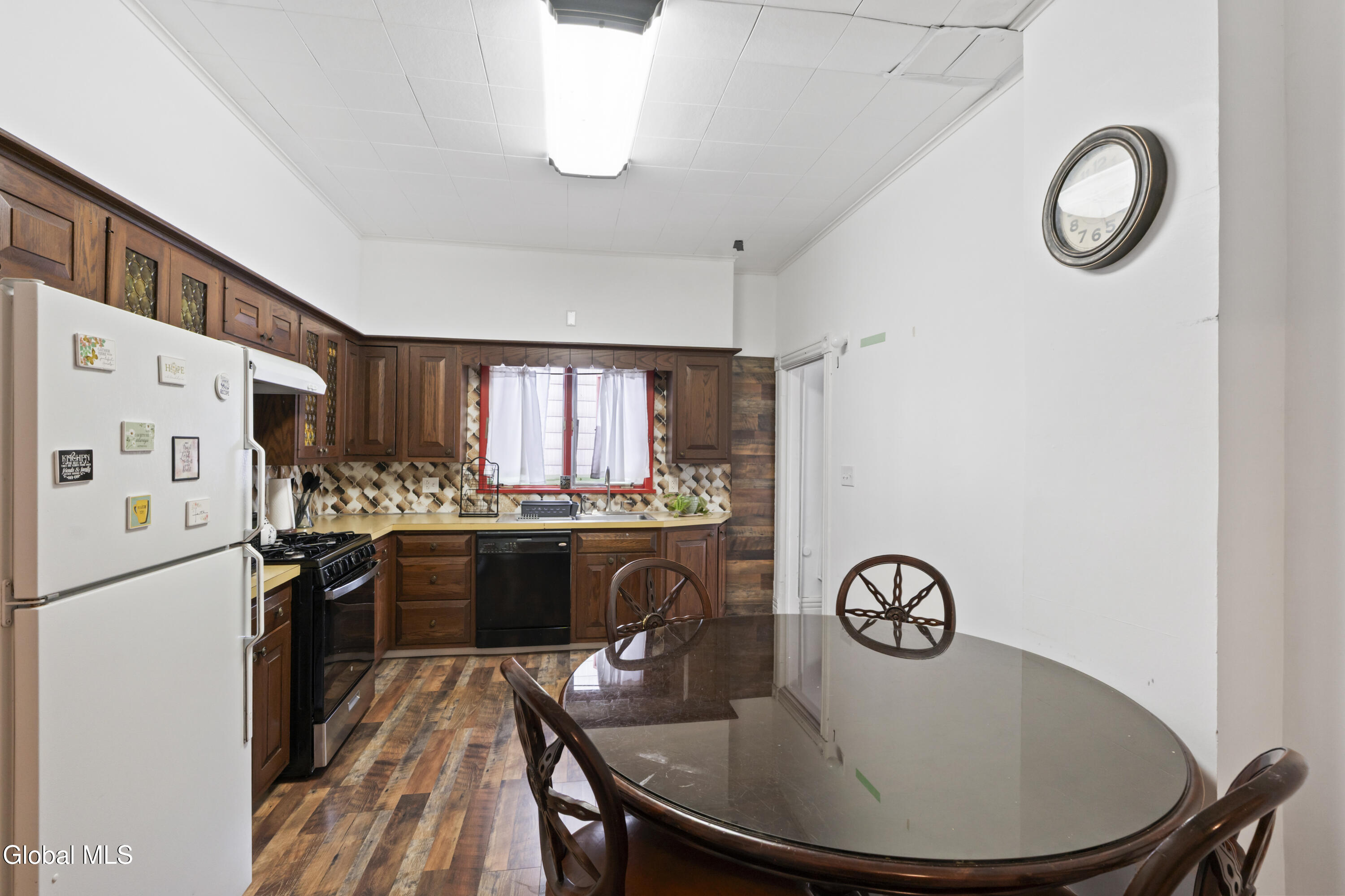 16 Lincoln Avenue Amsterdam NY 12010