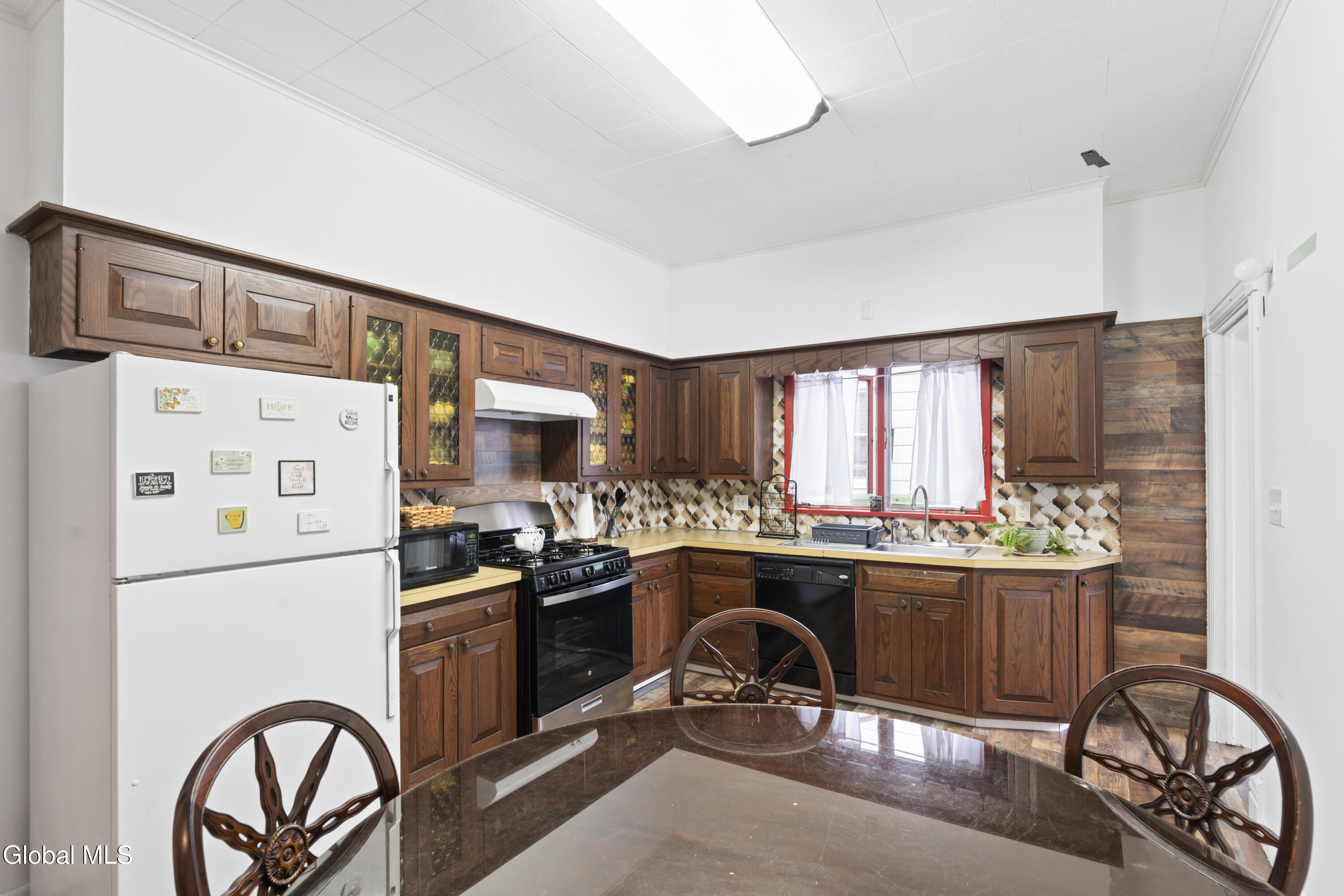 16 Lincoln Avenue Amsterdam NY 12010