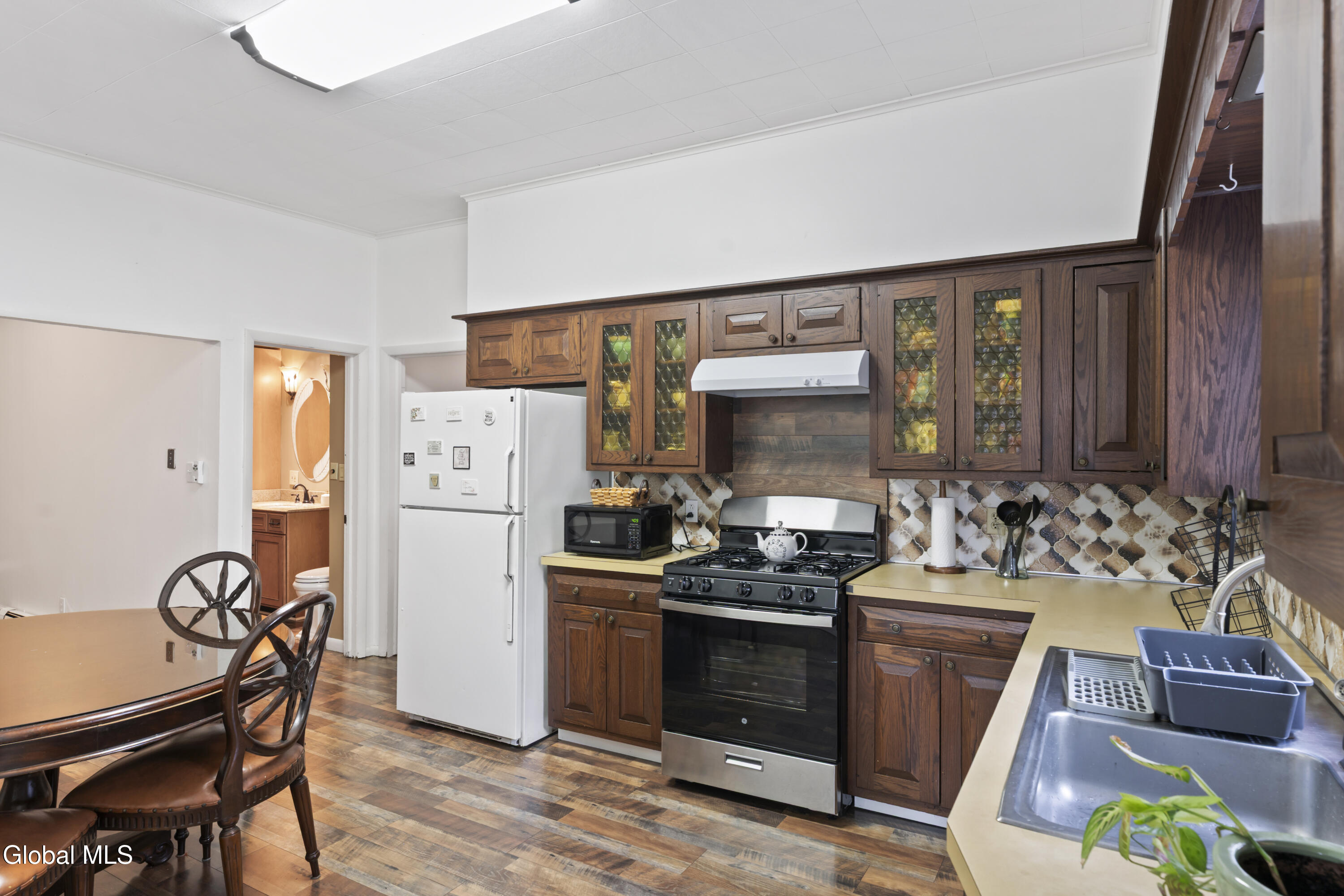 16 Lincoln Avenue Amsterdam NY 12010