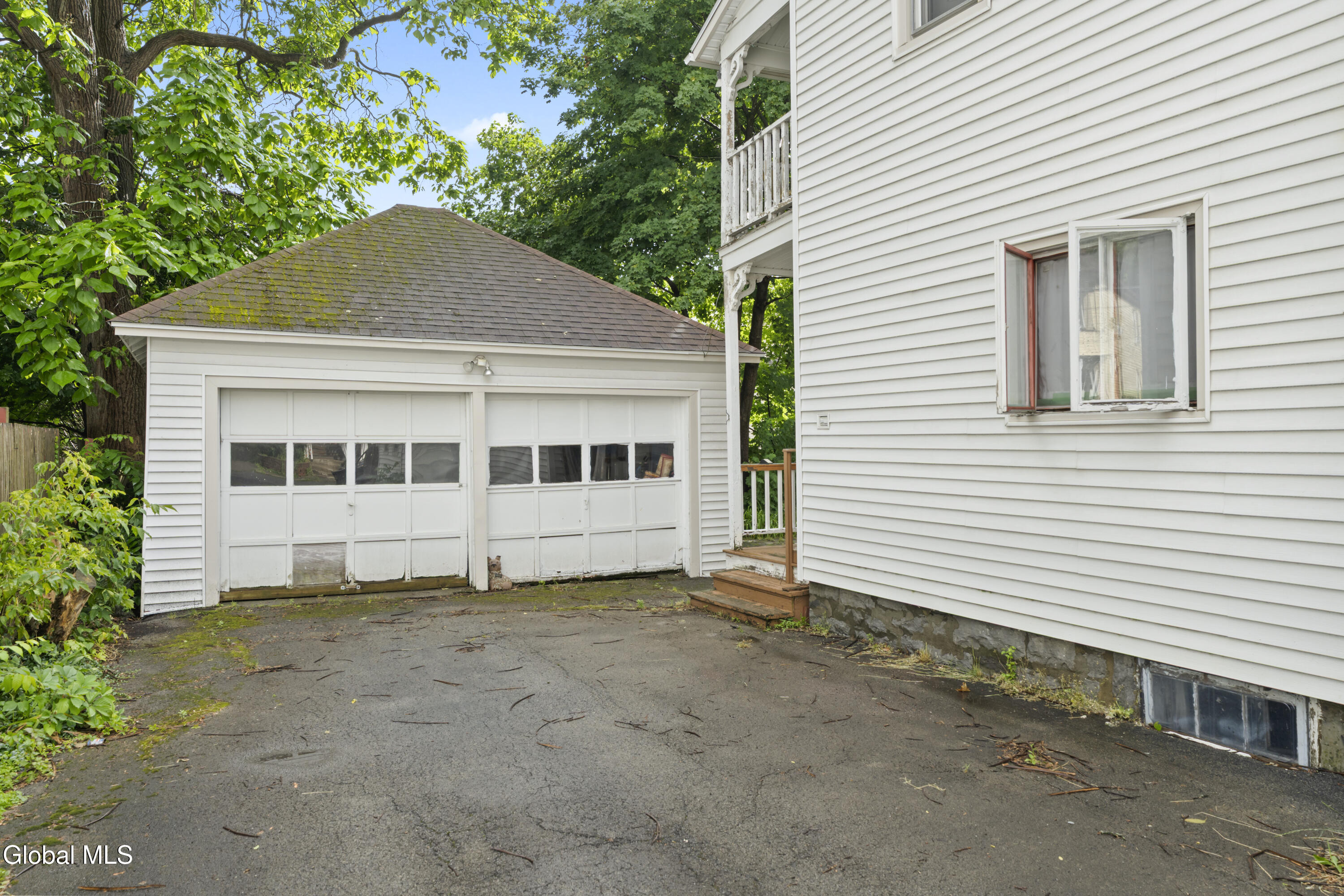 16 Lincoln Avenue Amsterdam NY 12010
