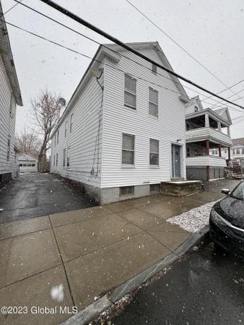527 Hattie Street Schenectady NY 12308