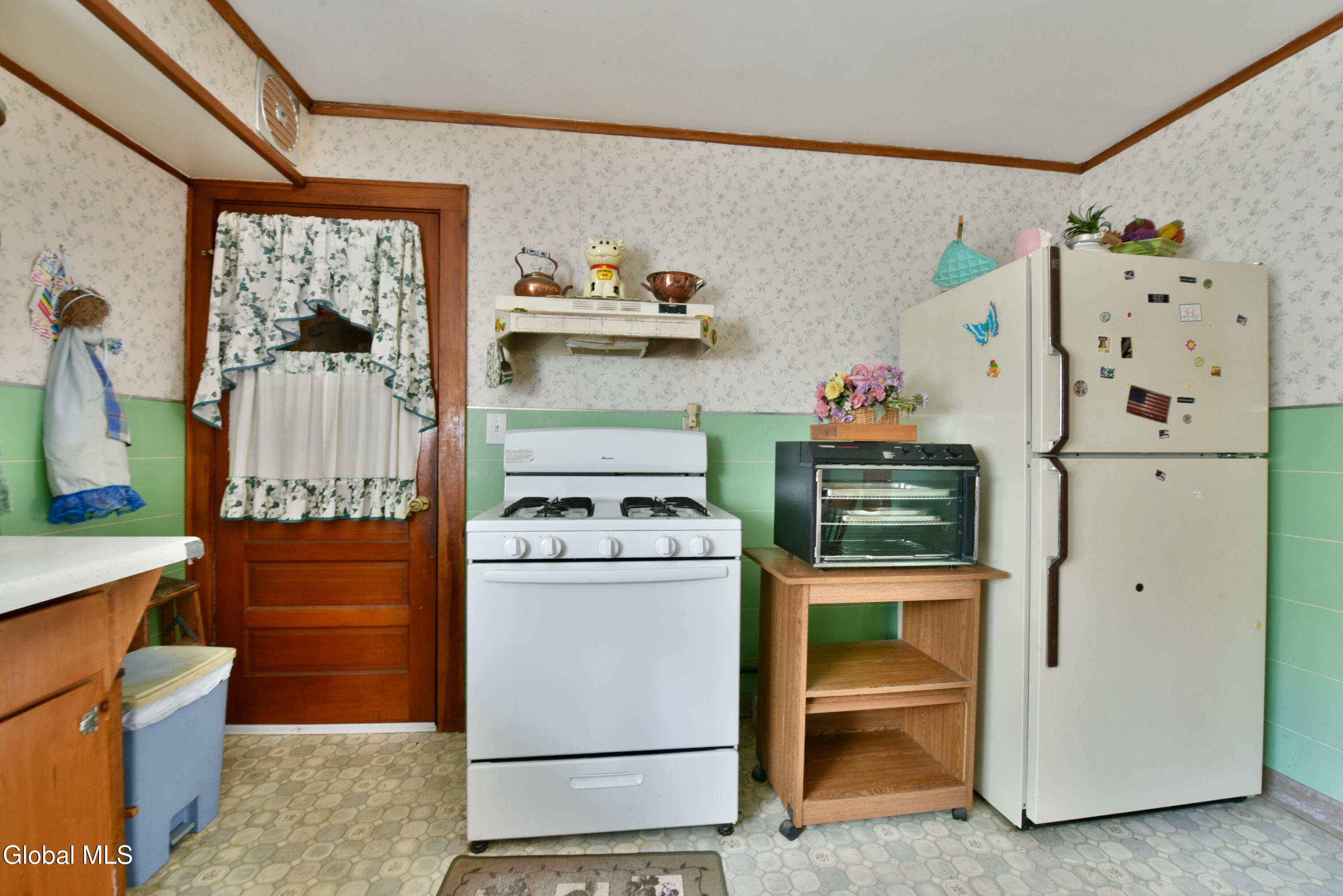 103 Broad Street Gloversville NY 12078