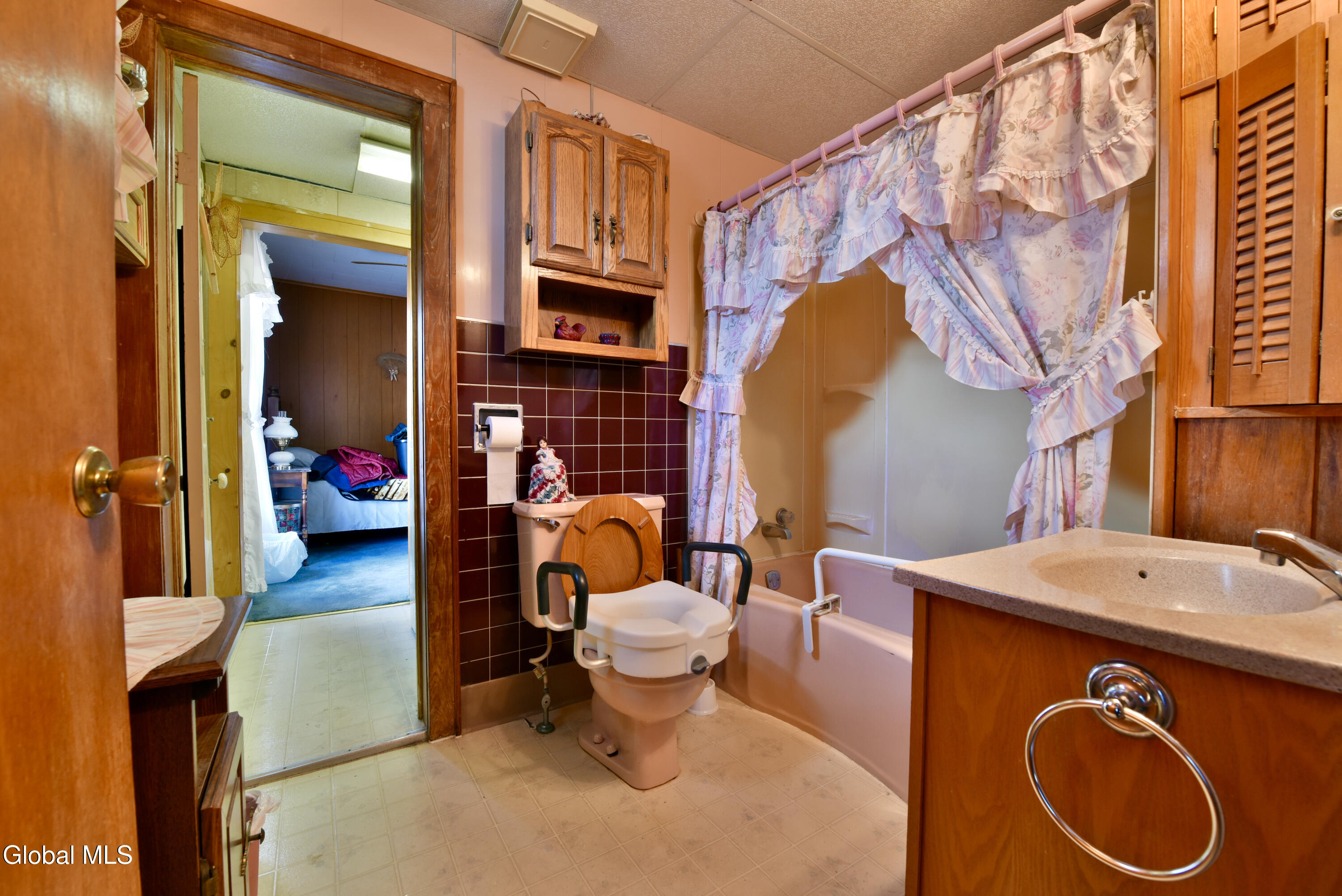 103 Broad Street Gloversville NY 12078