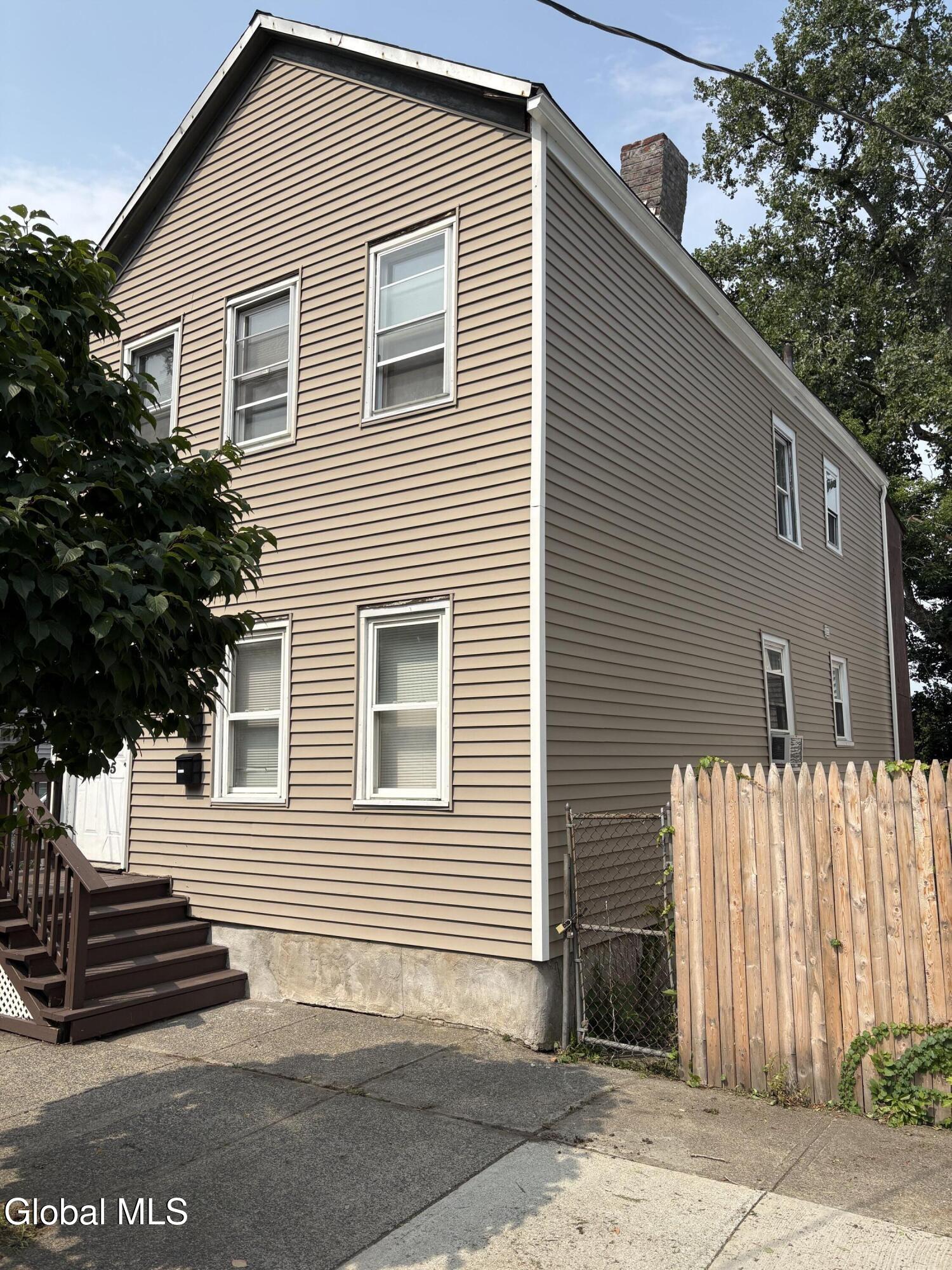 395 10th Street Troy NY 12180