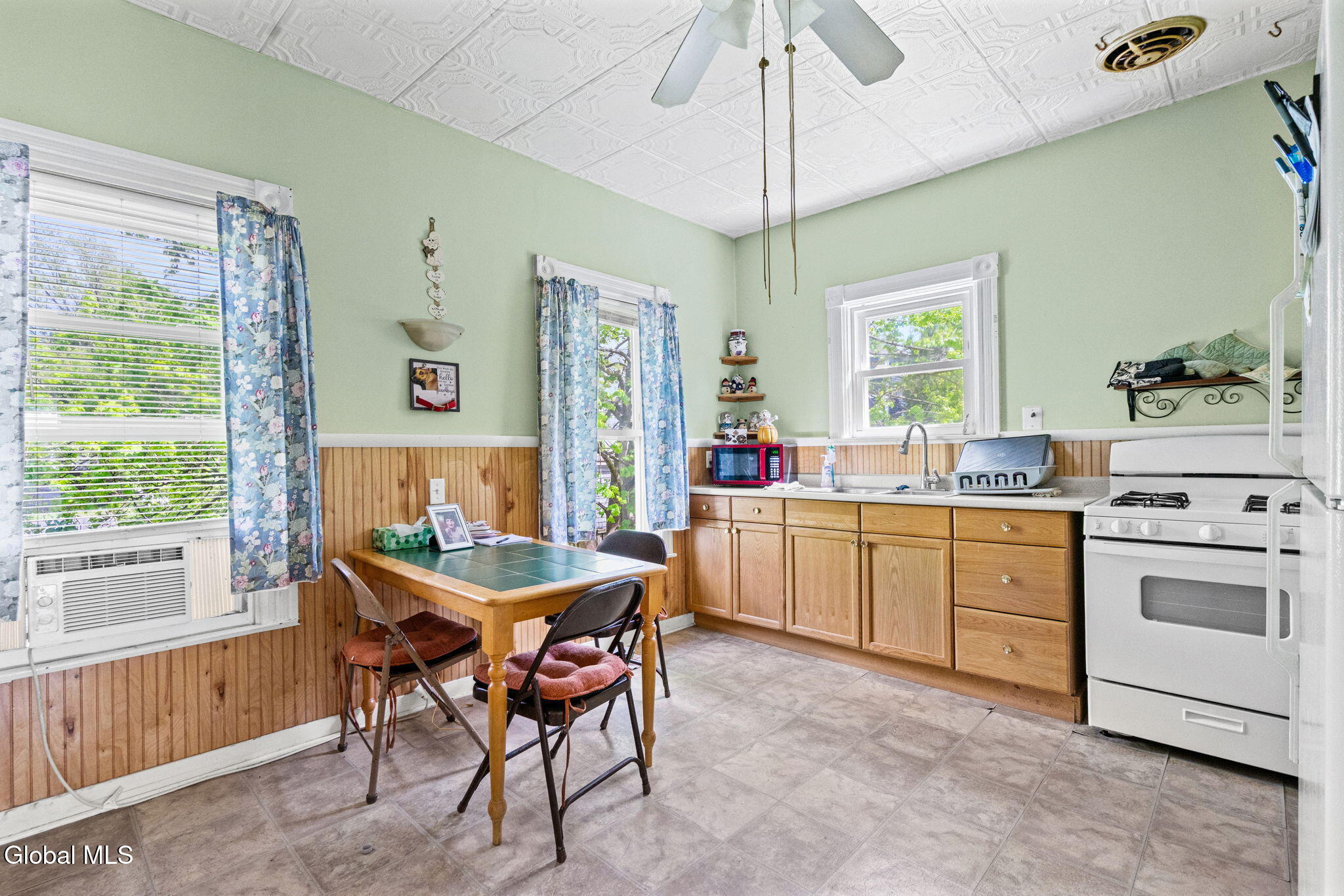 4 W Clinton Street Johnstown NY 12095
