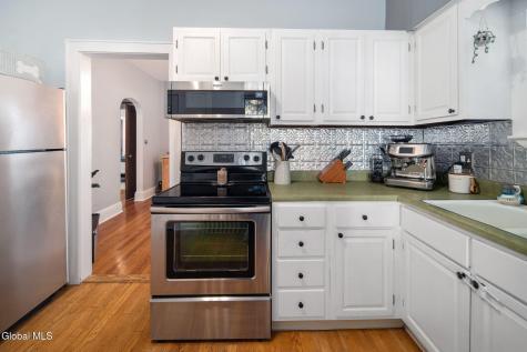 945 Myrtle Avenue Albany NY 12208