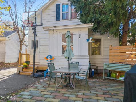 945 Myrtle Avenue Albany NY 12208