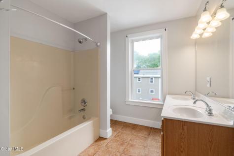208 Front Street Schenectady NY 12305