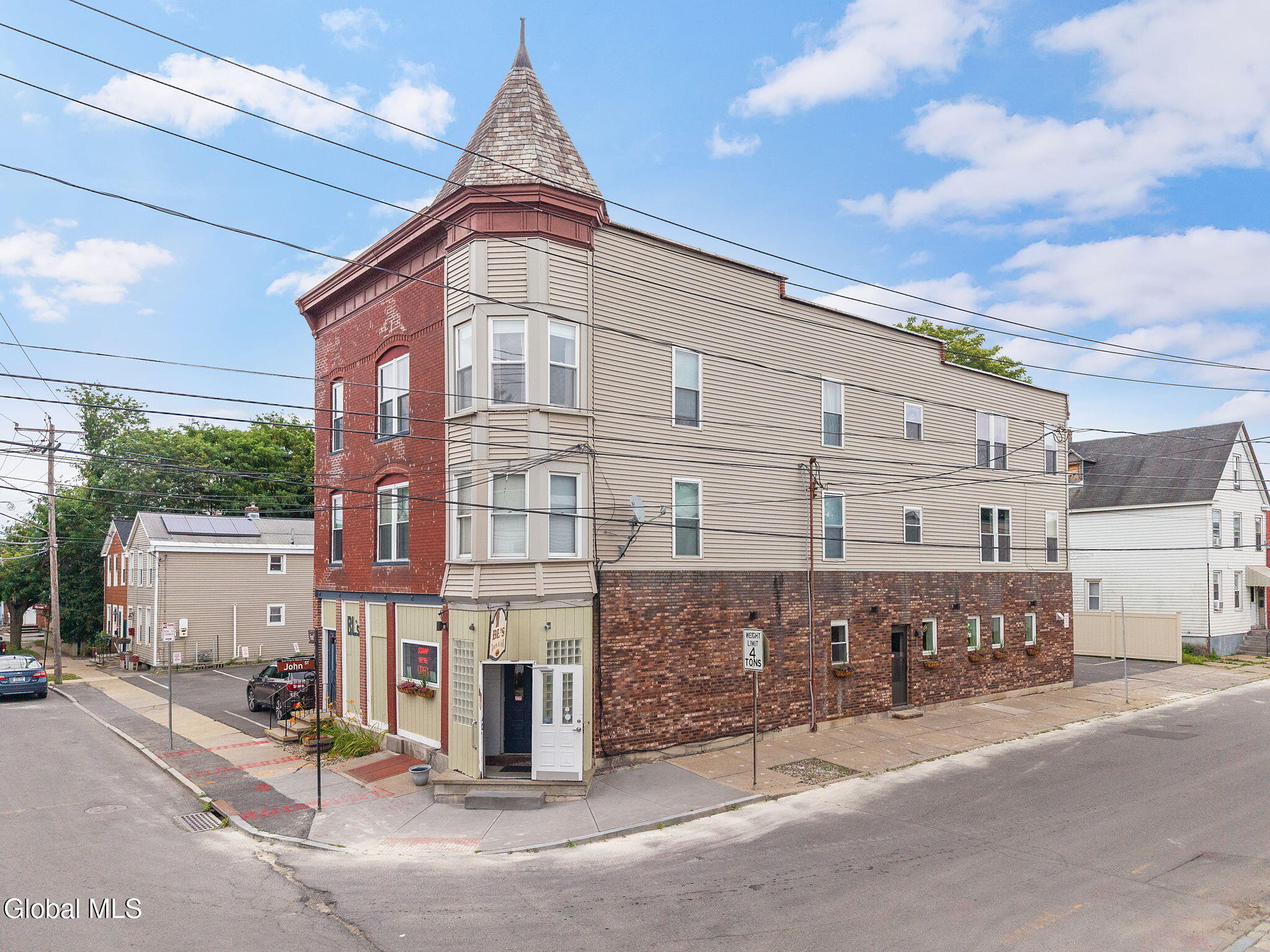 208 Front Street Schenectady NY 12305