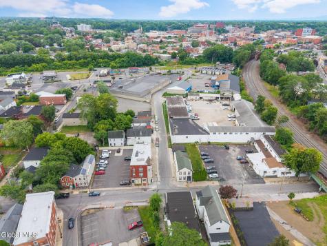 208 Front Street Schenectady NY 12305