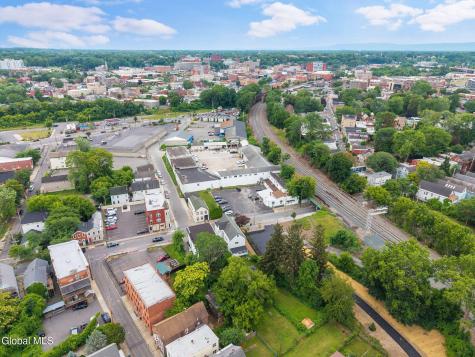 208 Front Street Schenectady NY 12305