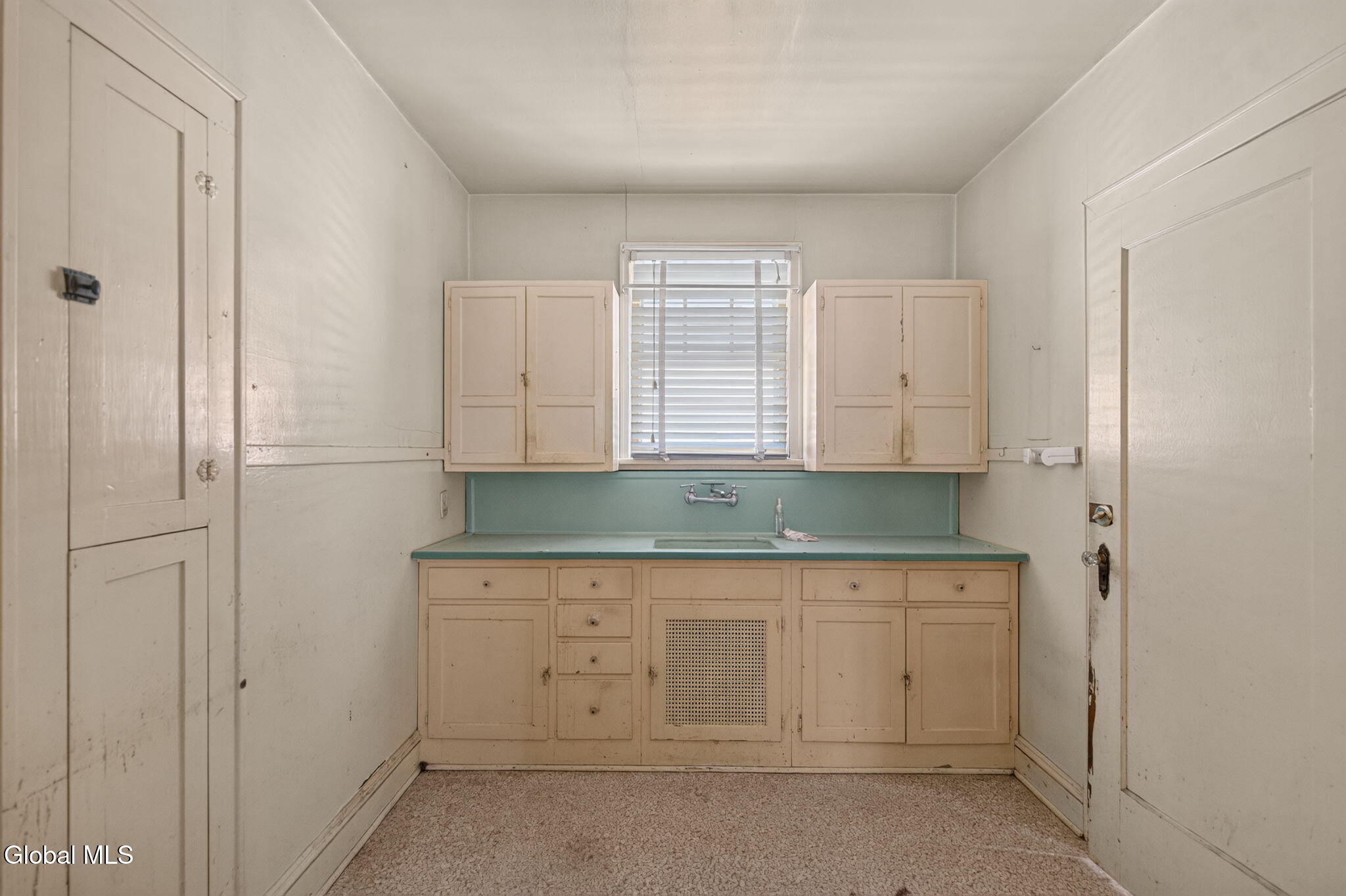39 W Erie Street Albany NY 12208