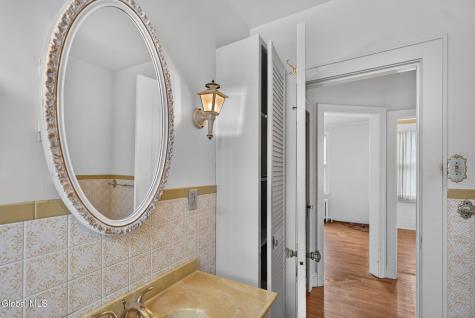 39 W Erie Street Albany NY 12208