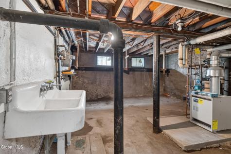 39 W Erie Street Albany NY 12208