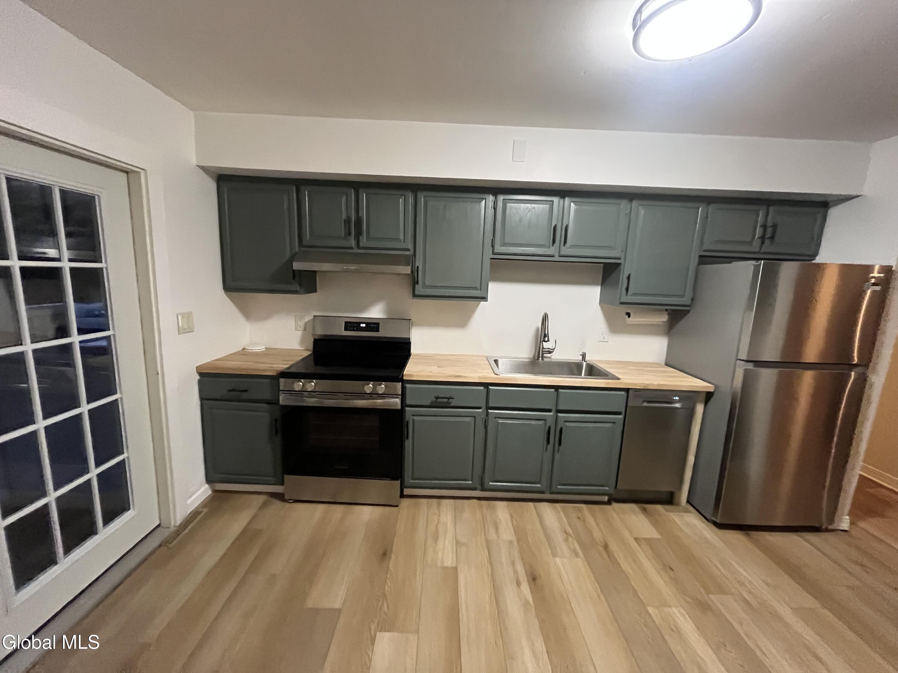 304 Grooms Road Halfmoon NY 12065