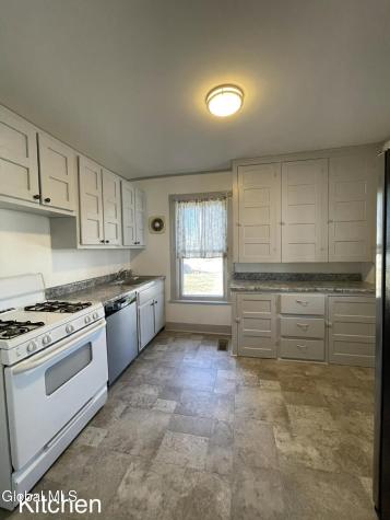 28 Hunter Street Glens Falls NY 12801