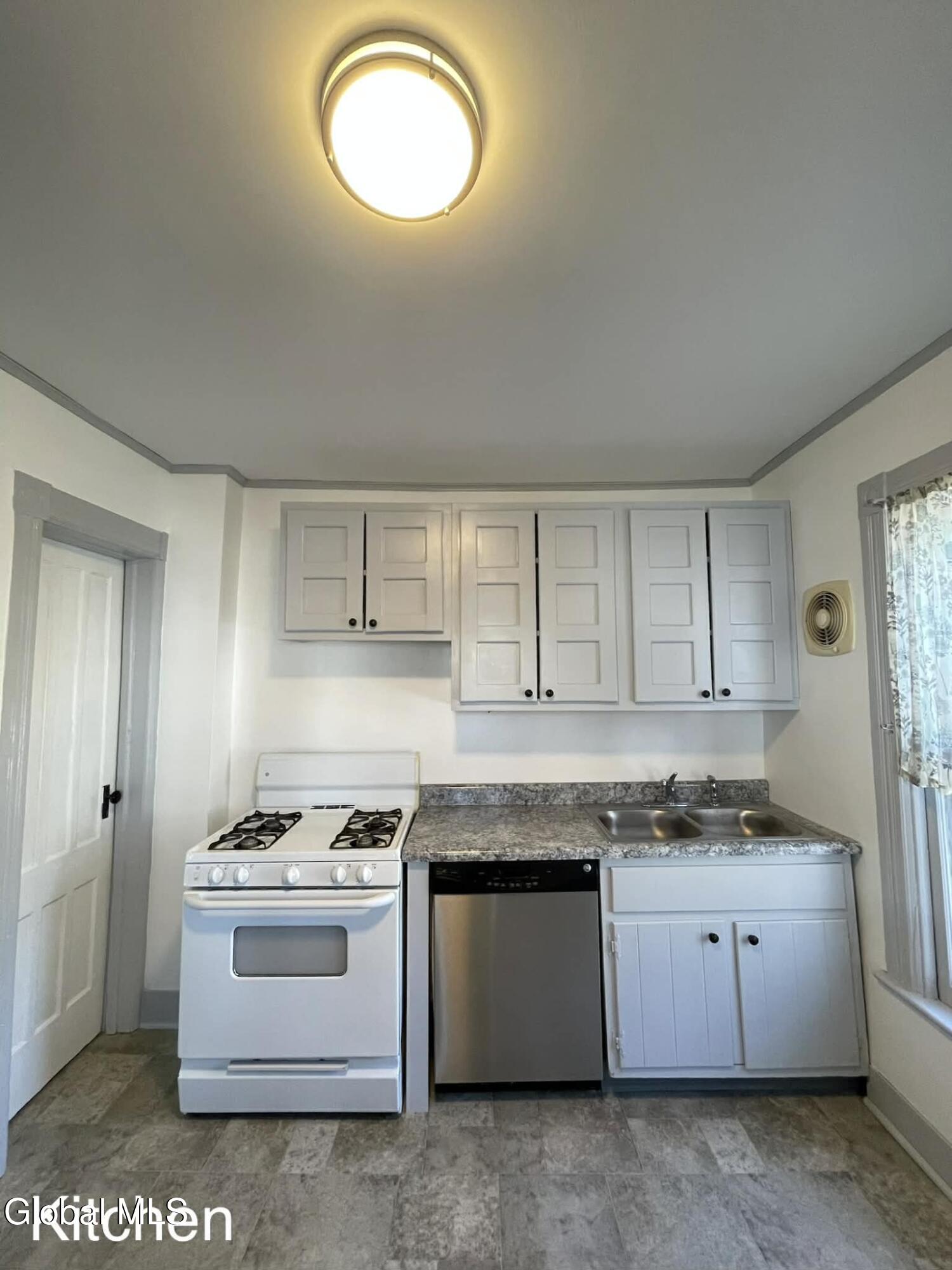 28 Hunter Street Glens Falls NY 12801