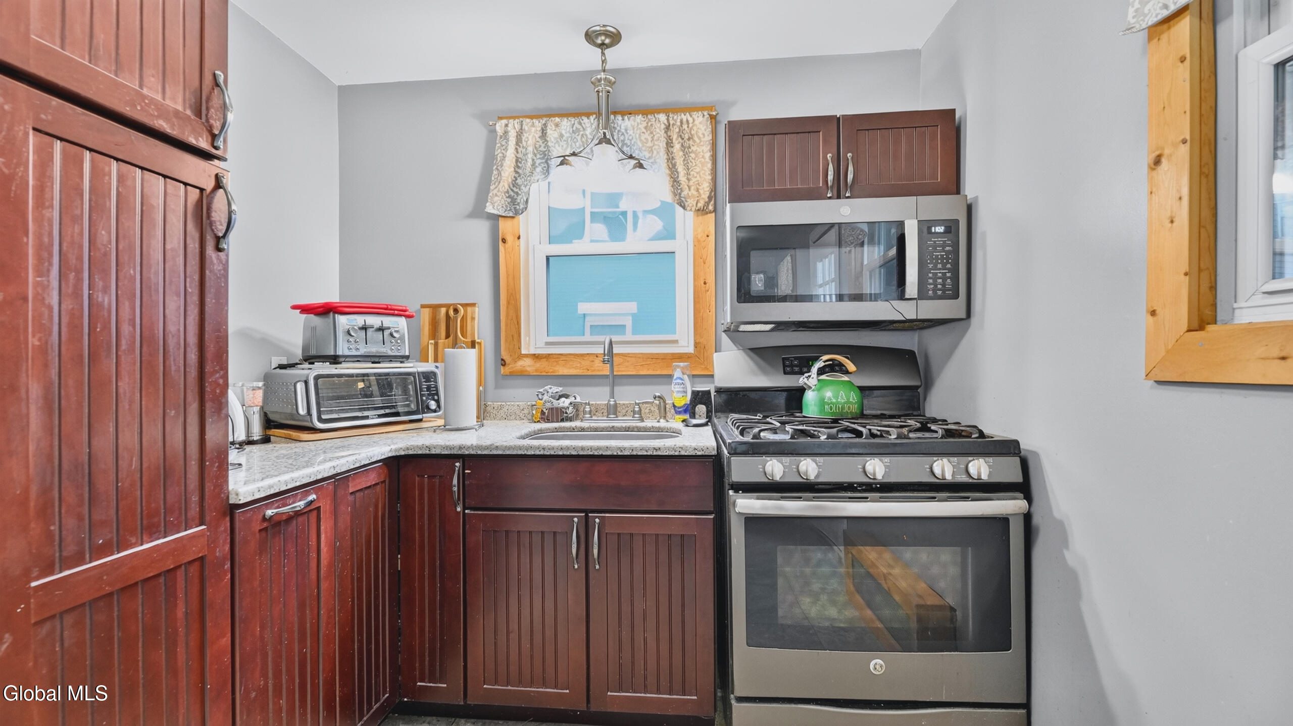 11 W Eighth Avenue Gloversville NY 12078