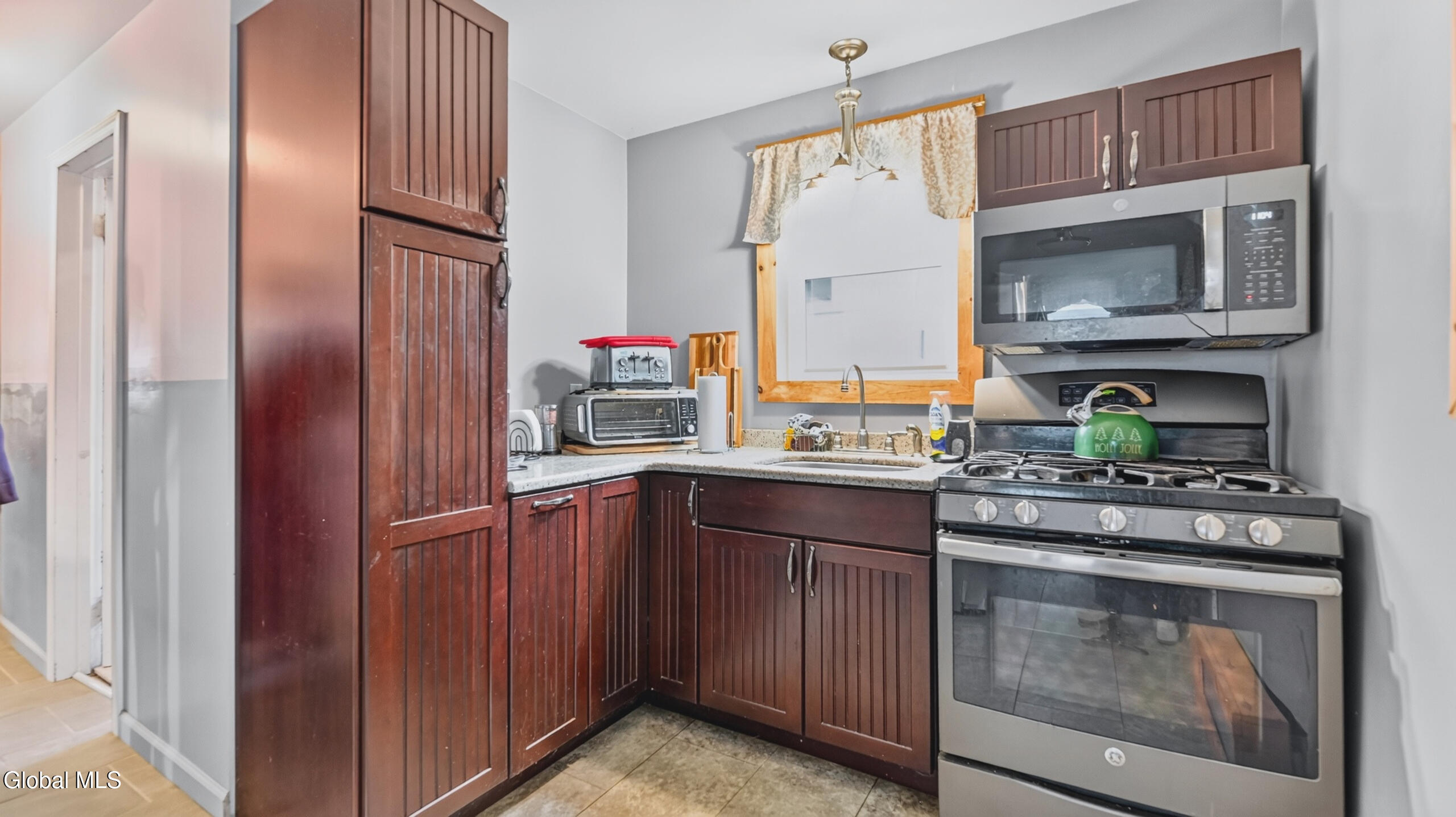 11 W Eighth Avenue Gloversville NY 12078