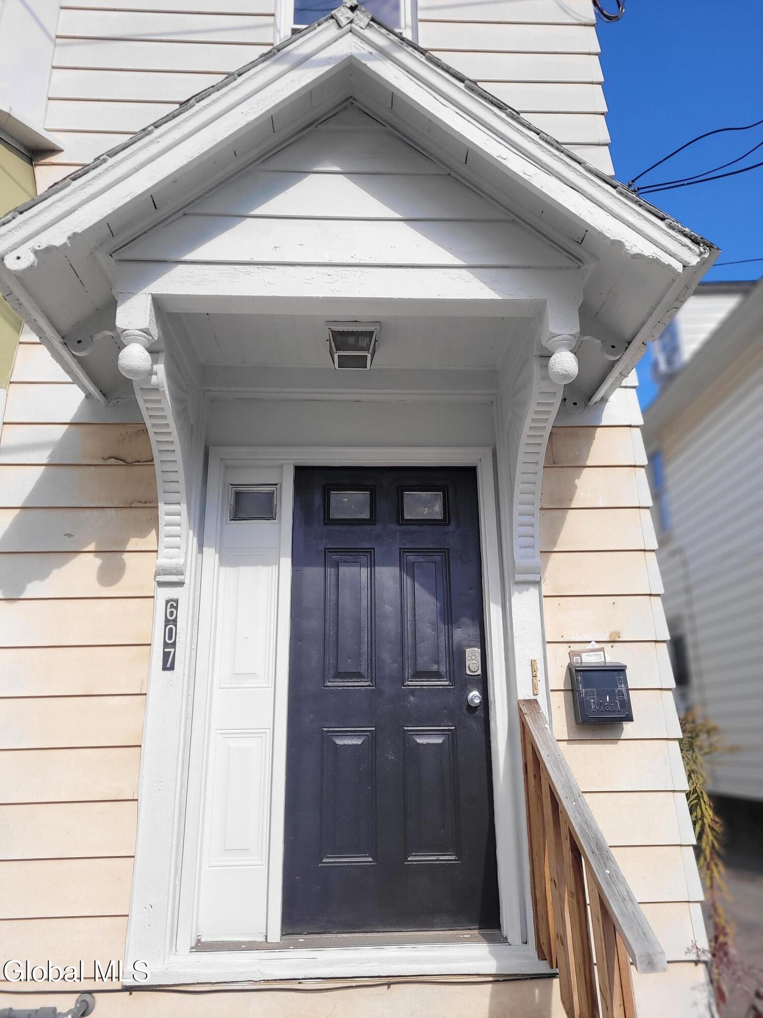 607 Nott Street Schenectady NY 12308