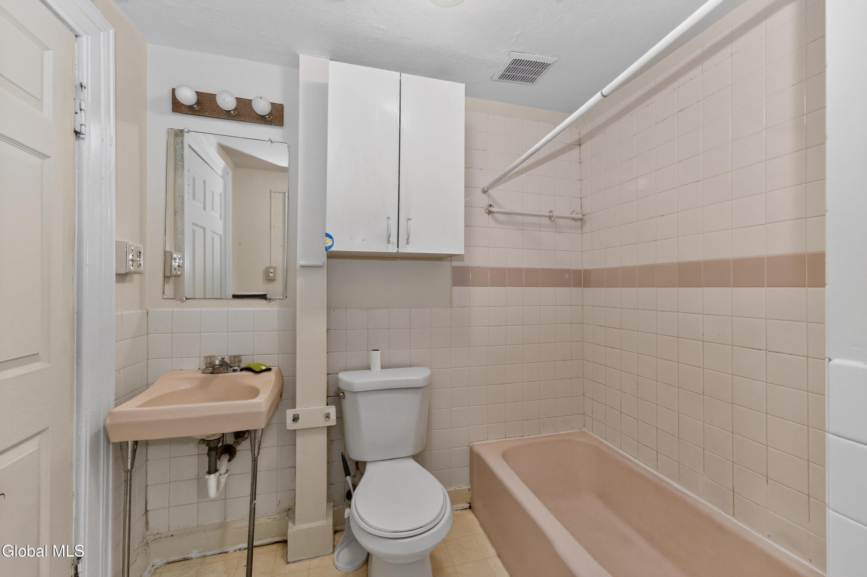 69 Hurlbut Street Albany NY 12209