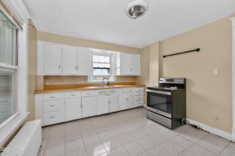 69 Hurlbut Street Albany NY 12209