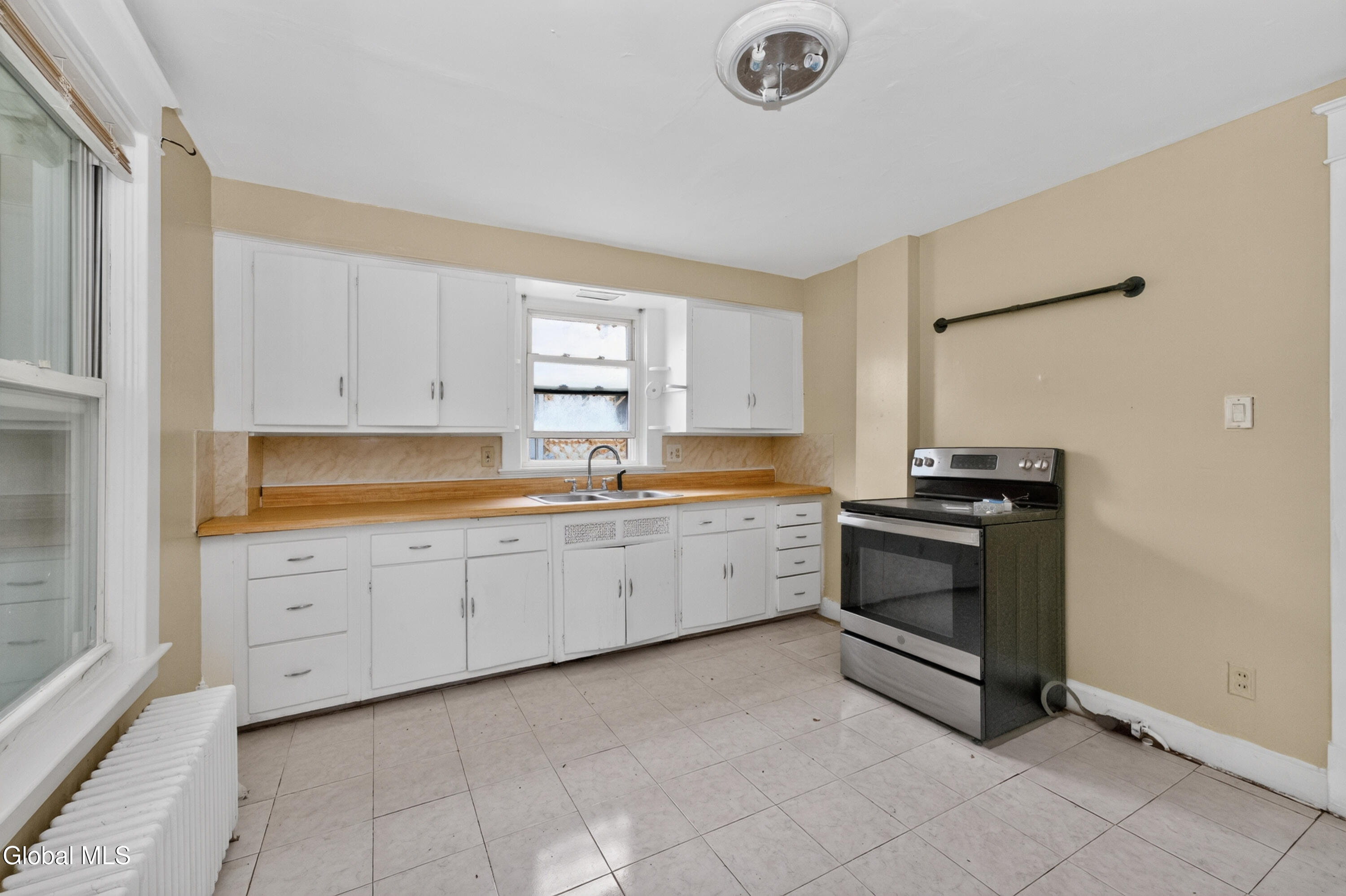 69 Hurlbut Street Albany NY 12209