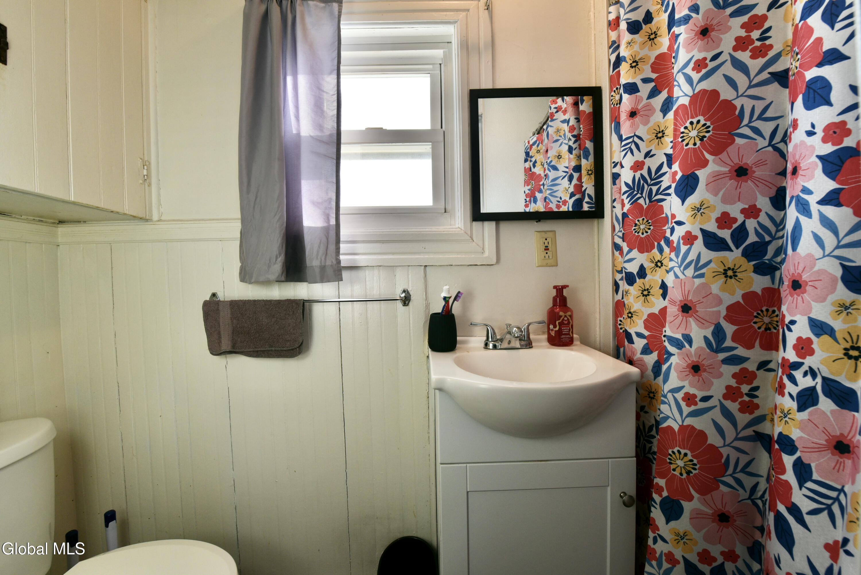 4 1/2 Hibbard Street Amsterdam NY 12010