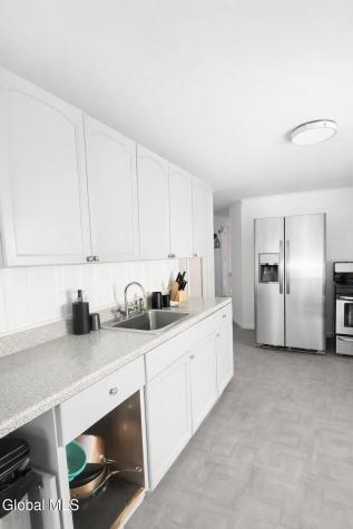 1325 6th Avenue Schenectady NY 12303