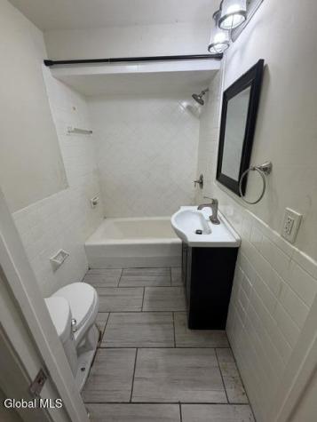 486 Saratoga Road Glenville NY 12302