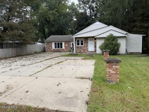 486 Saratoga Road Glenville NY 12302