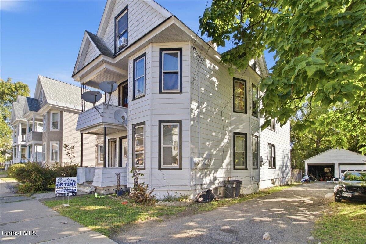 387-389 Locust Avenue Amsterdam NY 12010