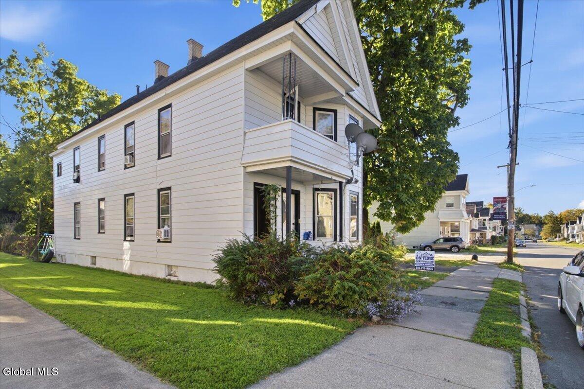 387-389 Locust Avenue Amsterdam NY 12010