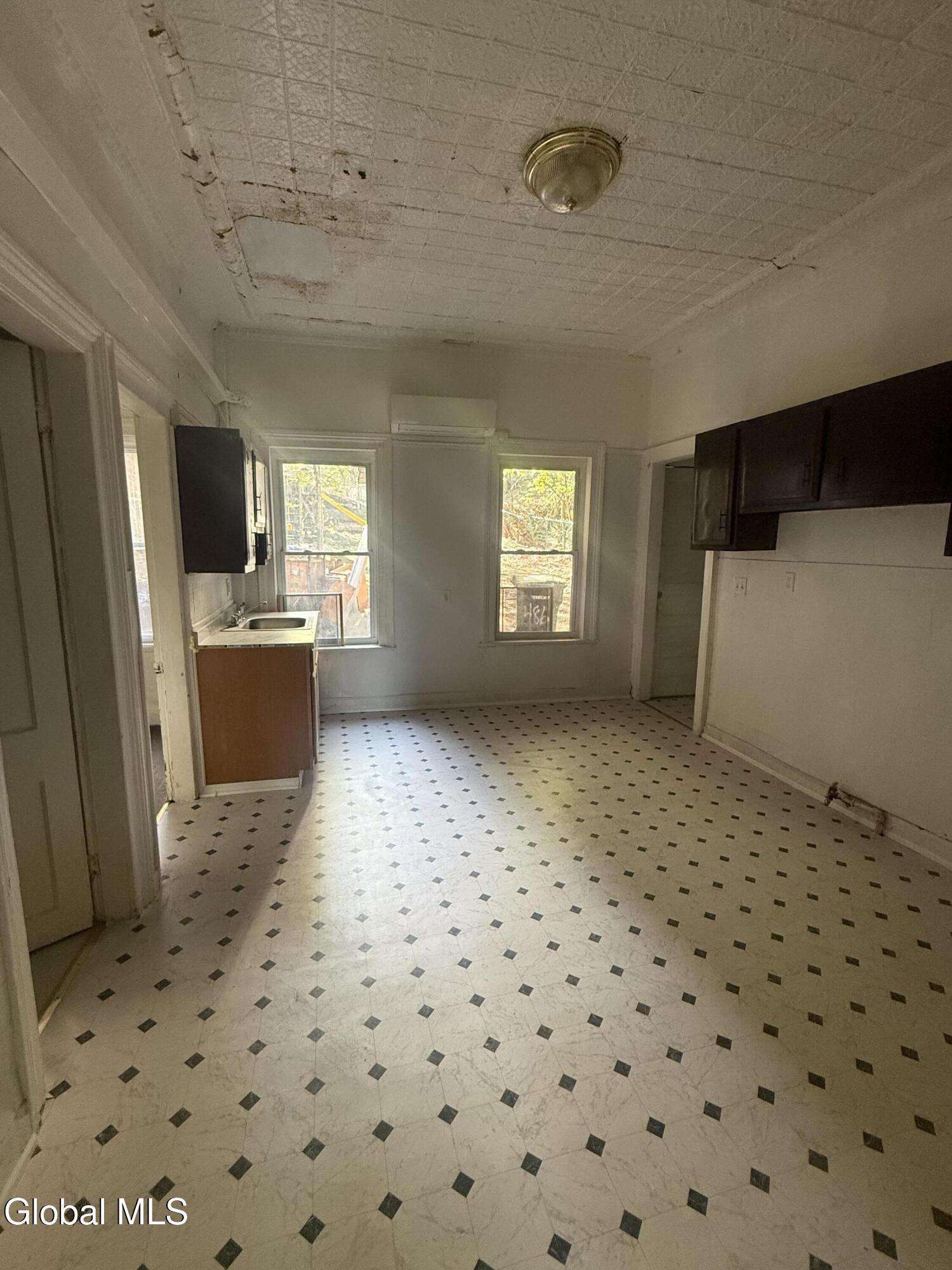 486 4th Street Troy NY 12180