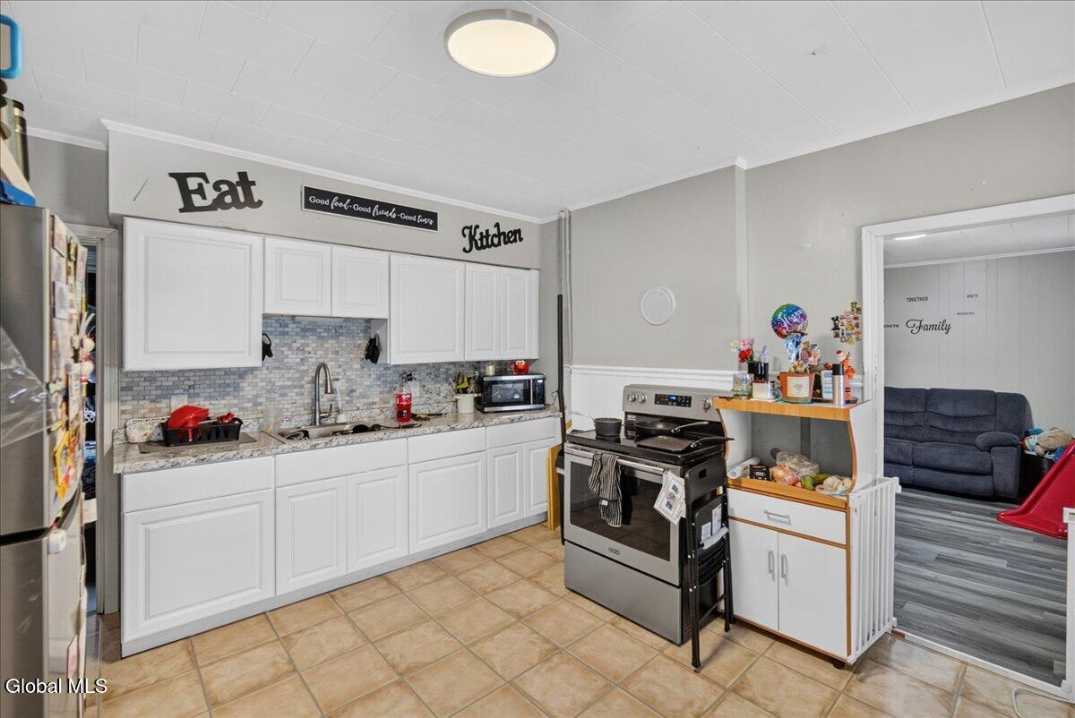 24 Chestnut Street Cohoes NY 12047