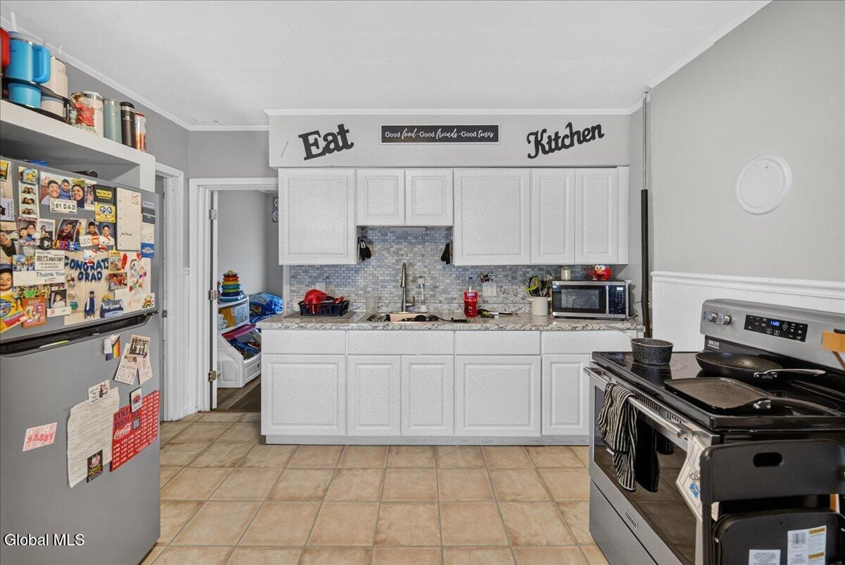 24 Chestnut Street Cohoes NY 12047