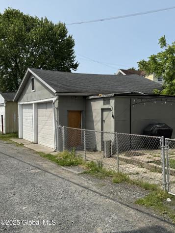 616 23rd Street Watervliet NY 12189