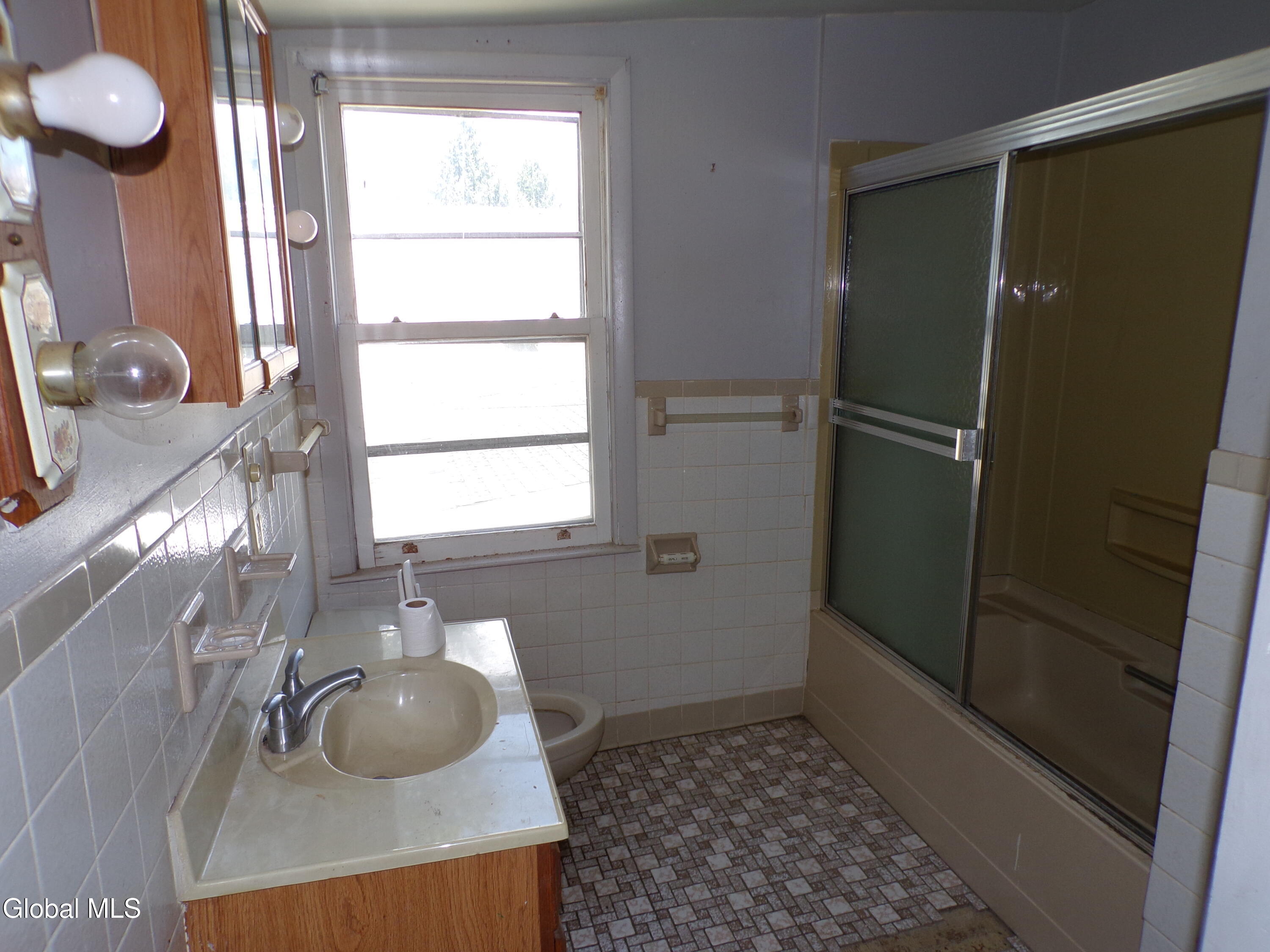 709 4th Avenue Troy NY 12182