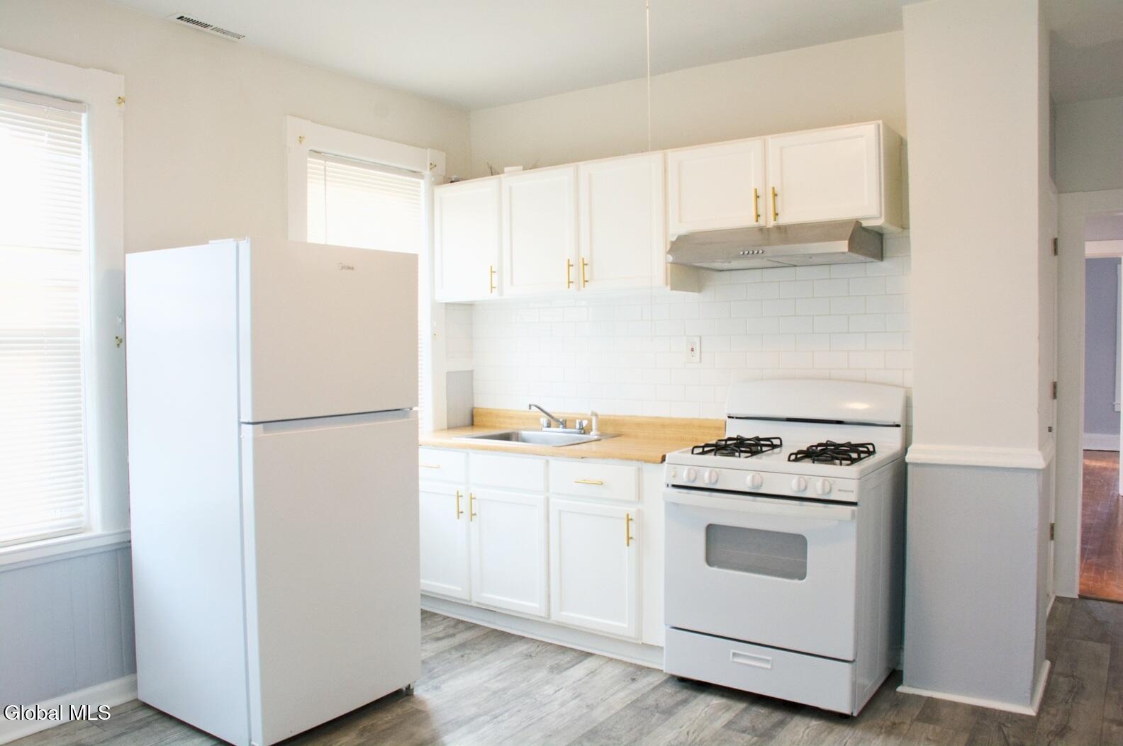 915 Mcclyman Street Schenectady NY 12307