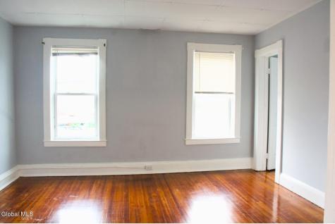 915 Mcclyman Street Schenectady NY 12307