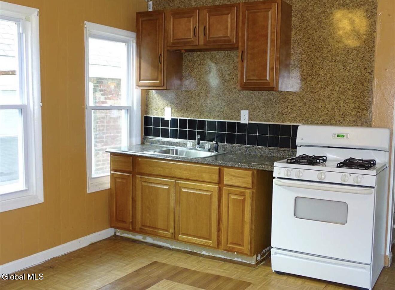 1060 Raymond Street Schenectady NY 12308