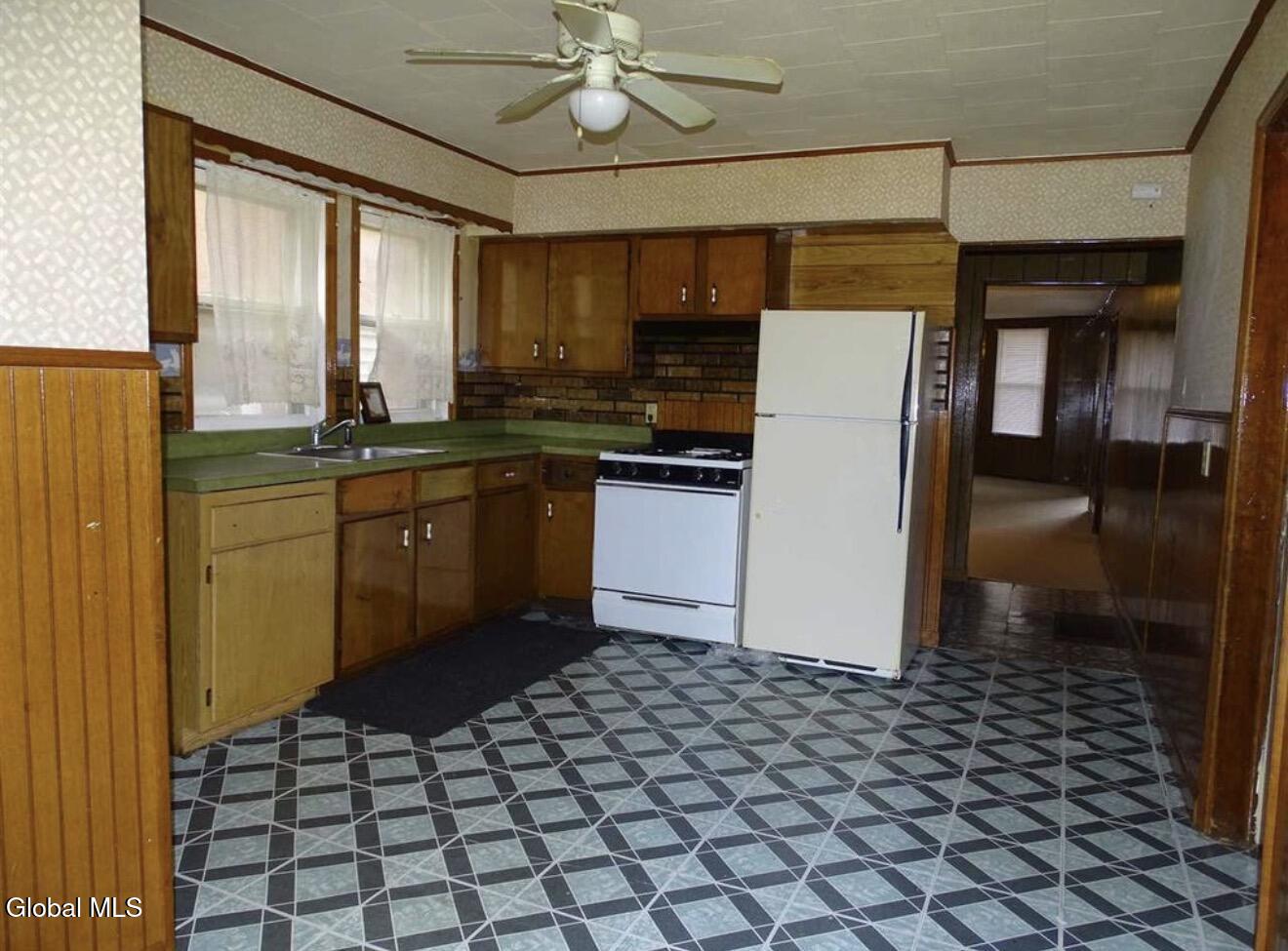 1060 Raymond Street Schenectady NY 12308