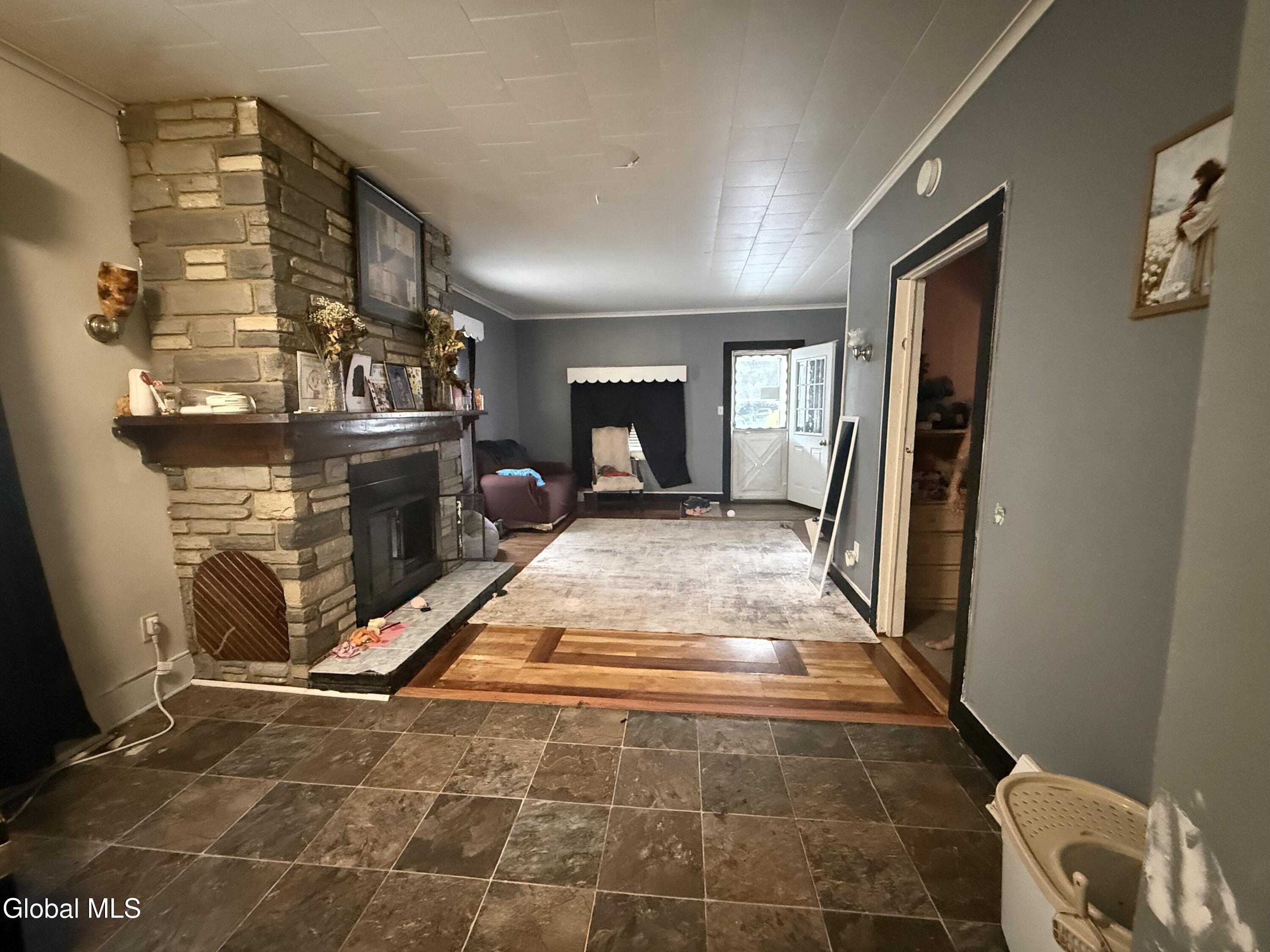 242 Bleecker Street Gloversville NY 12078