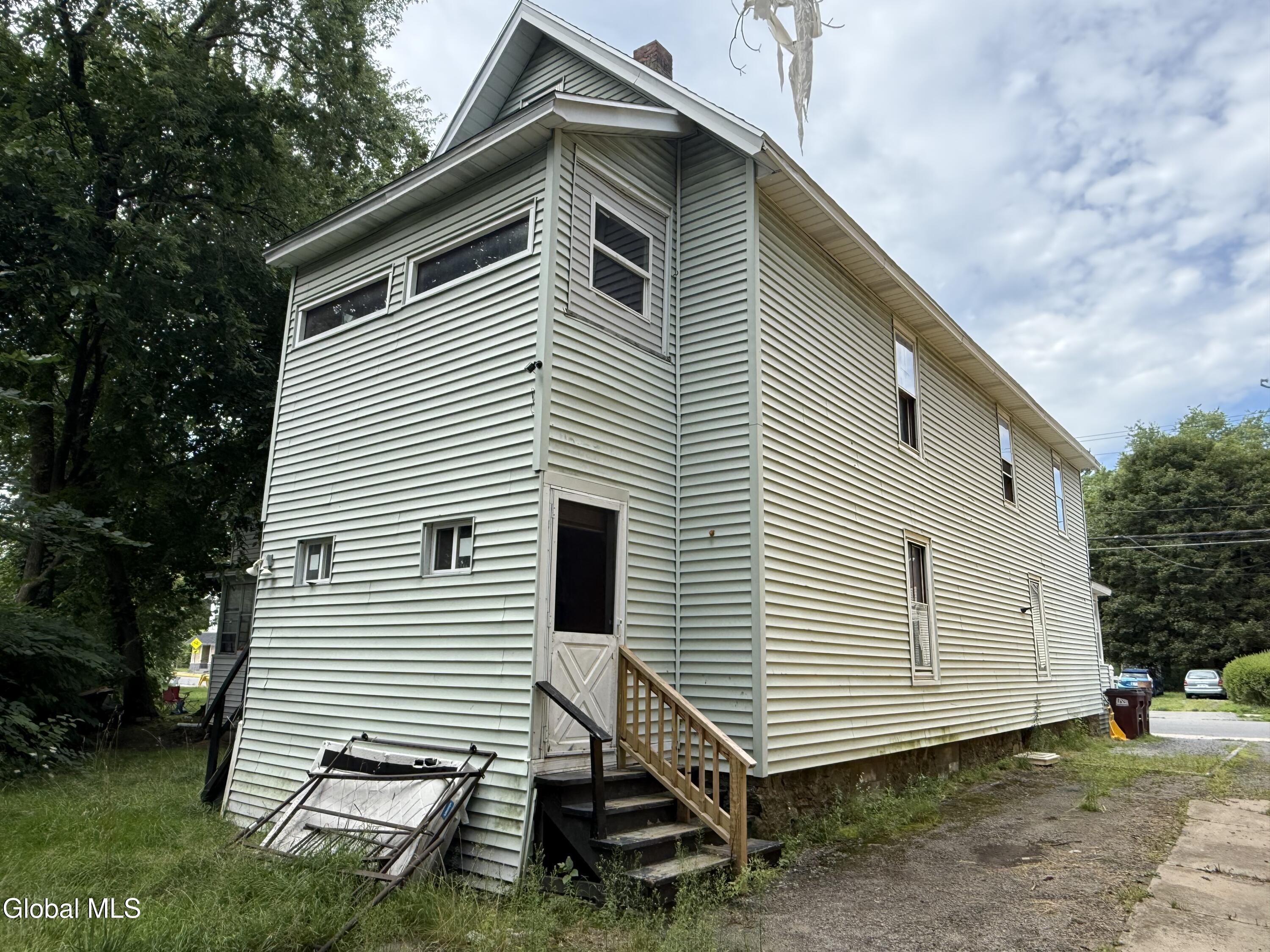 242 Bleecker Street Gloversville NY 12078
