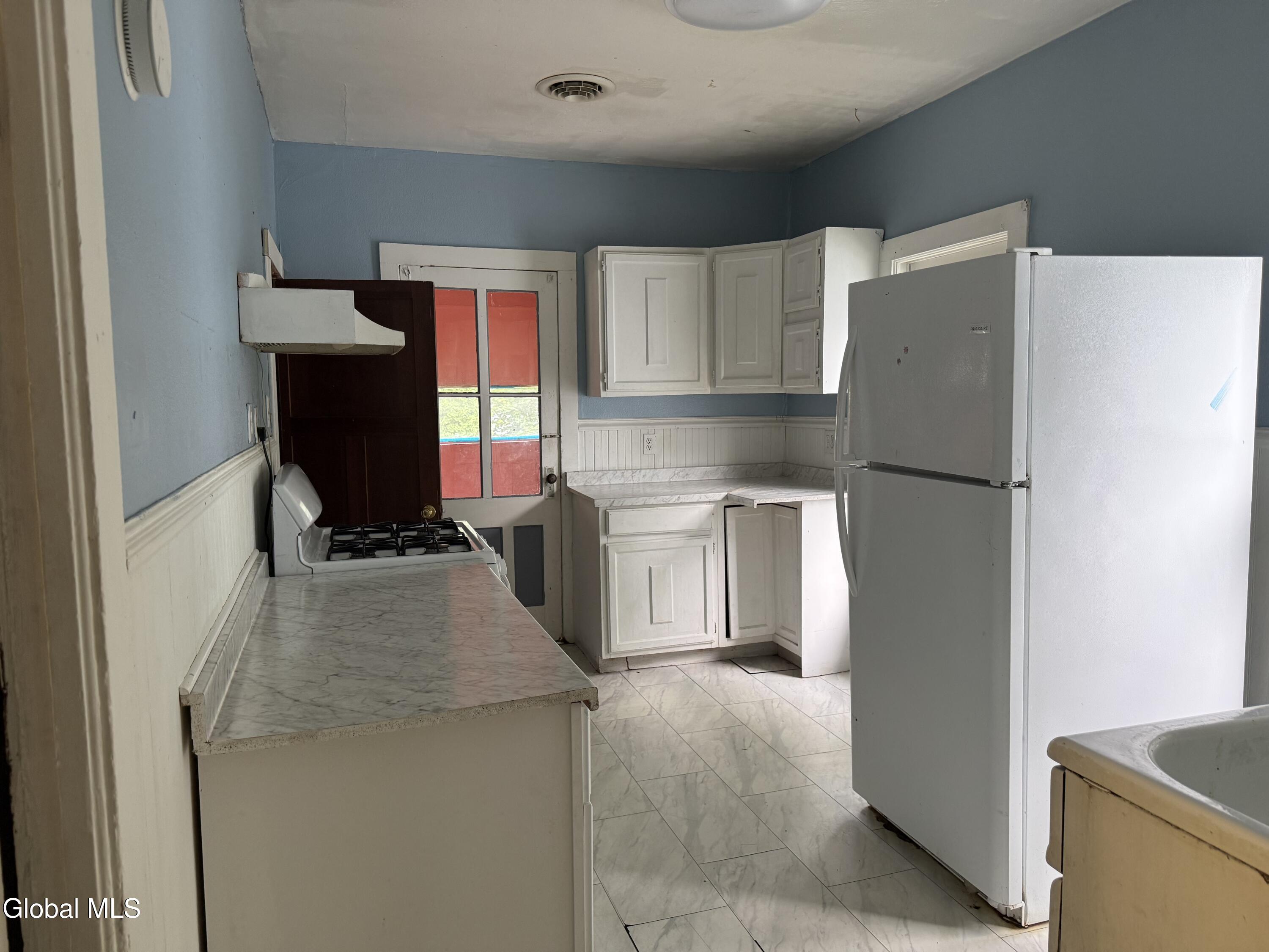 242 Bleecker Street Gloversville NY 12078