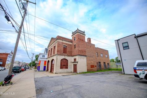 907 Albany Street Schenectady NY 12307