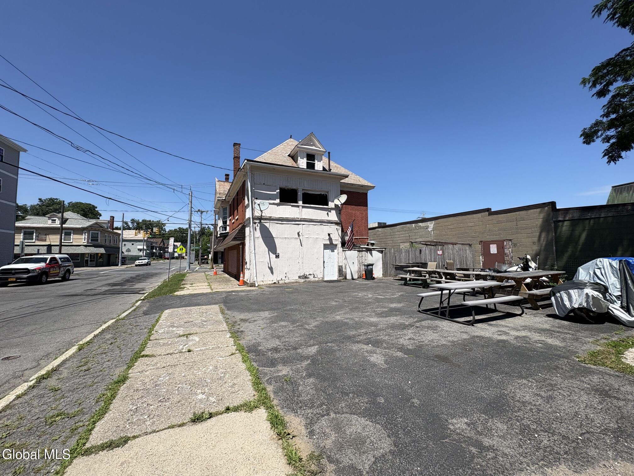 2040 Broadway Schenectady NY 12306