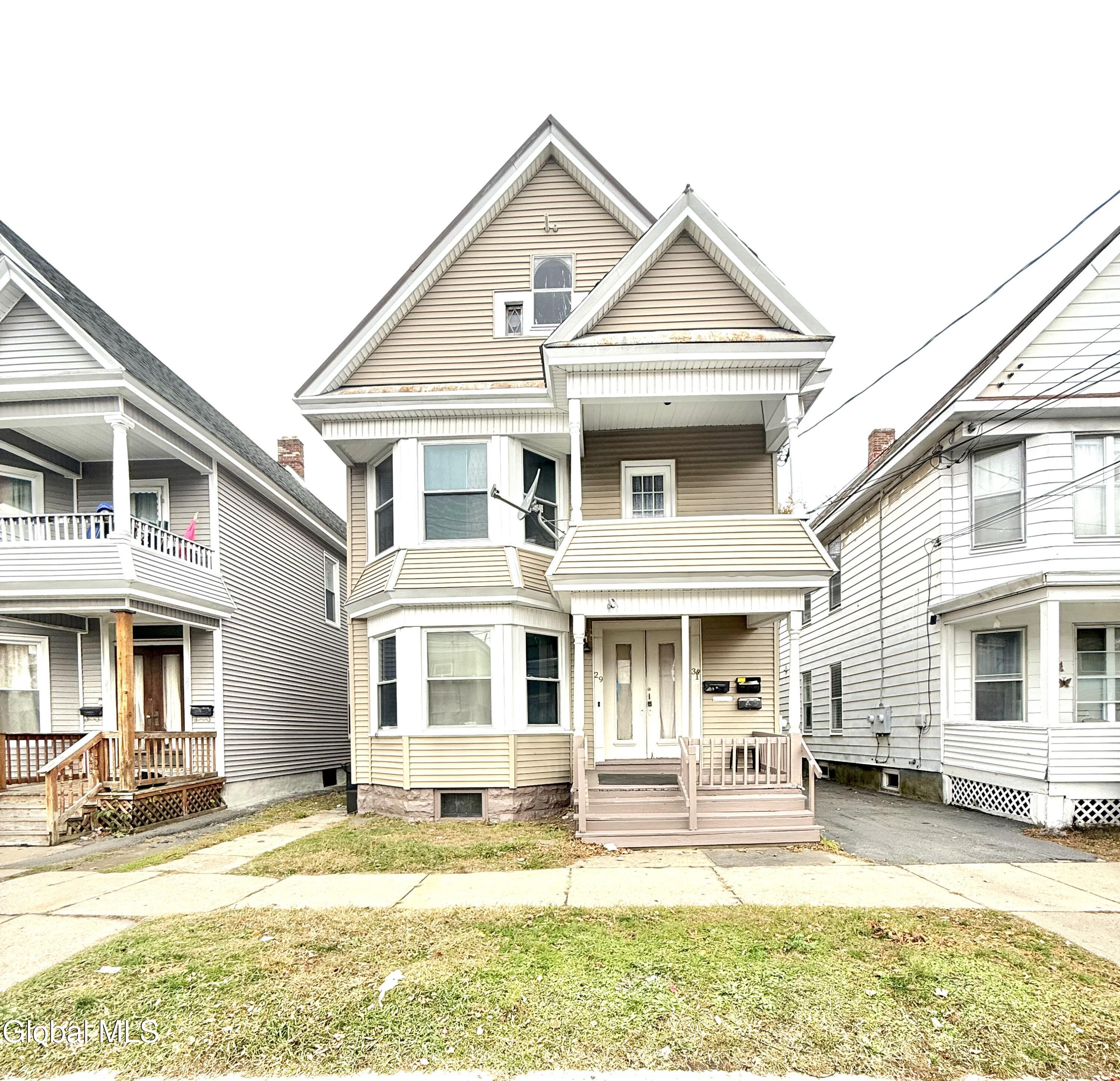 29 Mcclellan Street Schenectady NY 12304