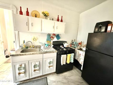 29 Mcclellan Street Schenectady NY 12304