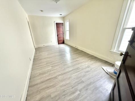 29 Mcclellan Street Schenectady NY 12304